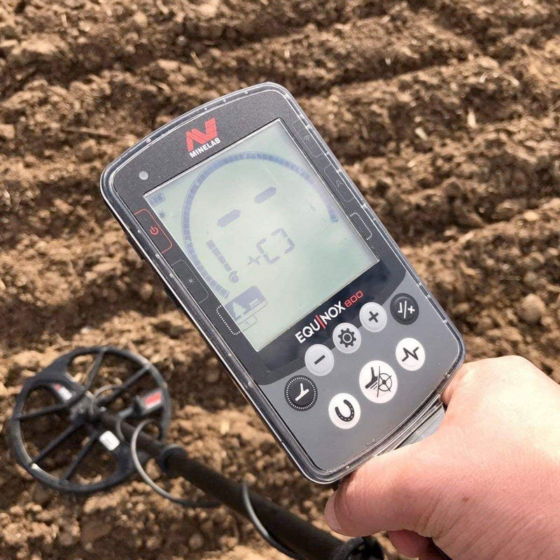 Minelab Equinox 800 Multi-IQ Underwater Metal Detector & Pro-Find 15 Pinpointer