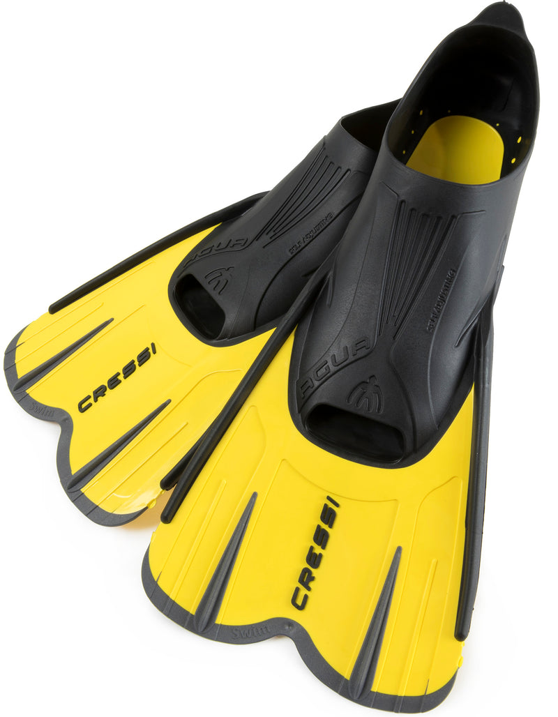 Cressi Adult Short Light Swim Fins with Self-Adjustable Comfortable Full Foot Pocket - Perfect for Traveling - Agua Short: Made in Italy