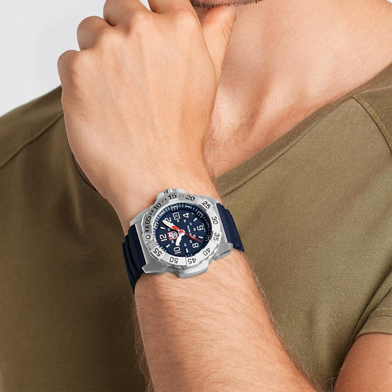Luminox Mens Watch Navy Seal Steel 3253: 45mm Navy Blue Display Silver Stainless Steel 200 M Water Resistant